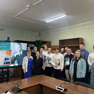 22 мая в техникуме прошел ежегодный конкурс чтецов, посвященный памяти Л.Н. Сурина. Проведение этого конкурса стало доброй традицией в нашем техникуме и проводится он уже в 16 раз. Не зря суринские чтения проводятся в стенах нашего техникума, т.к. между Л