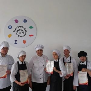 Выражаем благодарность волонтёрам группы ПК-315 Лавыгину Максиму Мусаевой Валерии Салаховой Чулпан Сандалову Денису Шулакову Артёму за помощь в подготовке и проведению демонстрационного экзамена по специальности «Поварское и кондитерское дело». Труд наших
